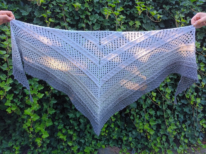 Häkelanleitung Paolina, Dreieckstuch, Schultertuch, Half-Granny-Muster