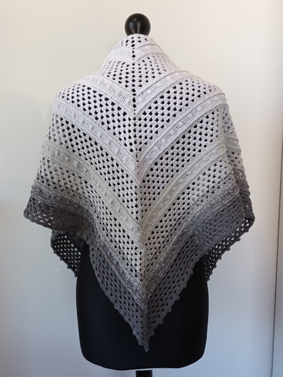 Häkelanleitung Paolina, Dreieckstuch, Schultertuch, Half-Granny-Muster