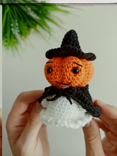Halloween ghost with a pumpkin head, amigurumi ghost halloween decor