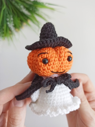 Halloween ghost with a pumpkin head, amigurumi ghost halloween decor