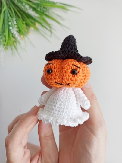 Halloween ghost with a pumpkin head, amigurumi ghost halloween decor