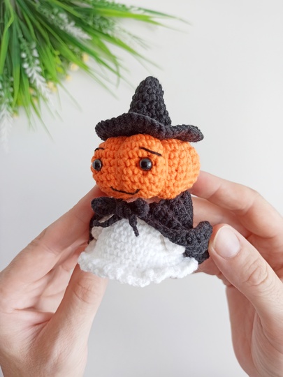 Halloween ghost with a pumpkin head, amigurumi ghost halloween decor