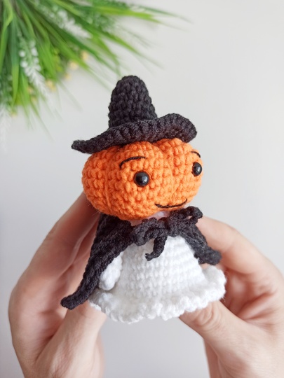Halloween ghost with a pumpkin head, amigurumi ghost halloween decor