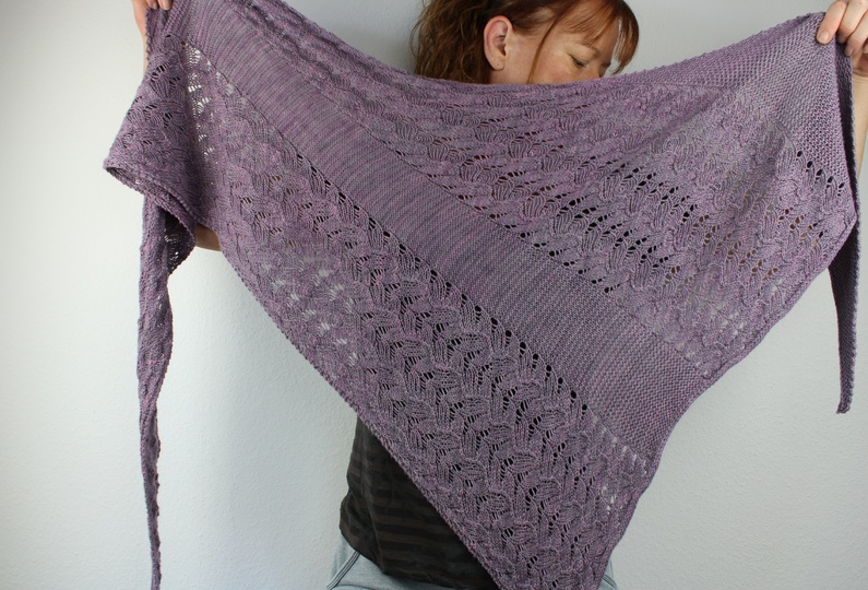 Strickanleitung Dreieckstuch – elegantes asymmetrisches Lacetuch