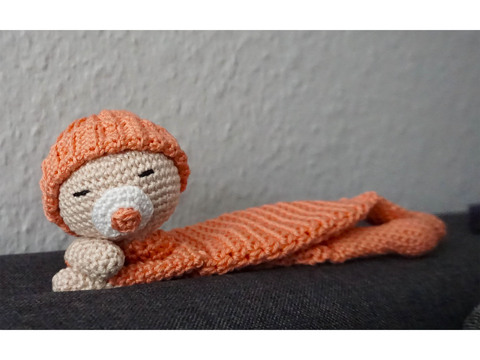 Crochet pattern: cuddle cloth baby