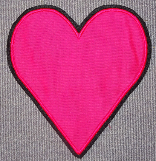 - Herz gefüllt und für Stoffapplikationen