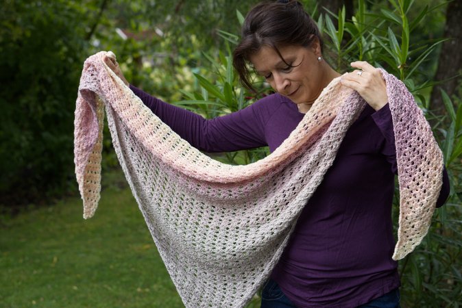 Easy cozy XXL shawl LOLA - crochet & relax!