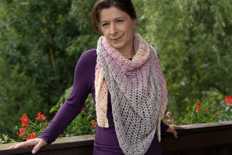 Großes weiches Dreieckstuch LOLA - ganz entspannt häkeln!