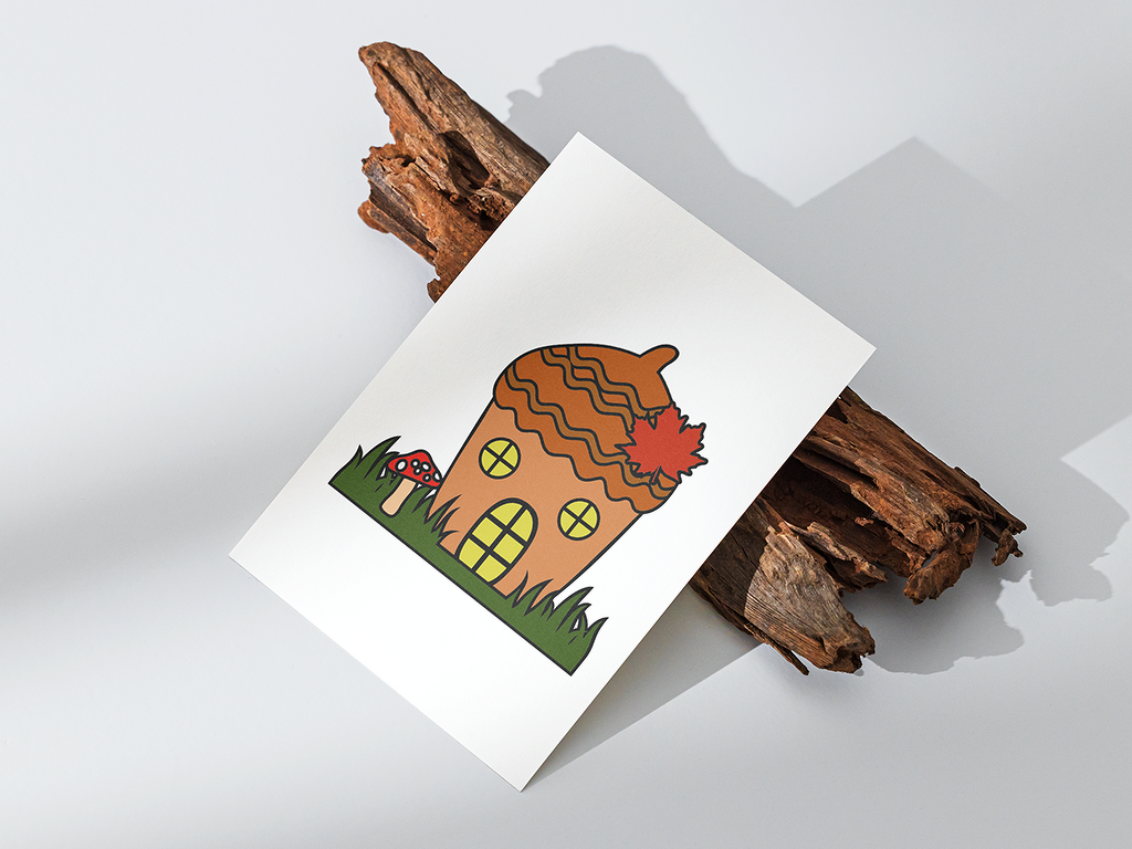 Eichelhaus-Illustration auf Karte mit Pilz und Herbstblatt auf Holzunterlage