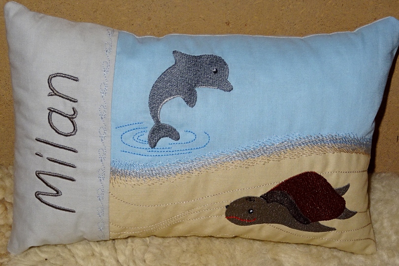 Schildkröte mit Delfin Stickdatei Kissen ITH + Taschenbild