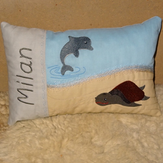 Schildkröte mit Delfin Stickdatei Kissen ITH + Taschenbild