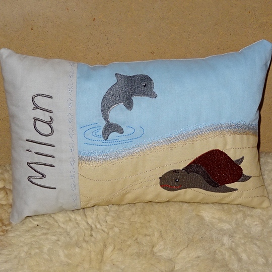 Schildkröte mit Delfin Stickdatei Kissen ITH + Taschenbild