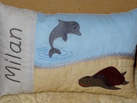 Schildkröte mit Delfin Stickdatei Kissen ITH + Taschenbild