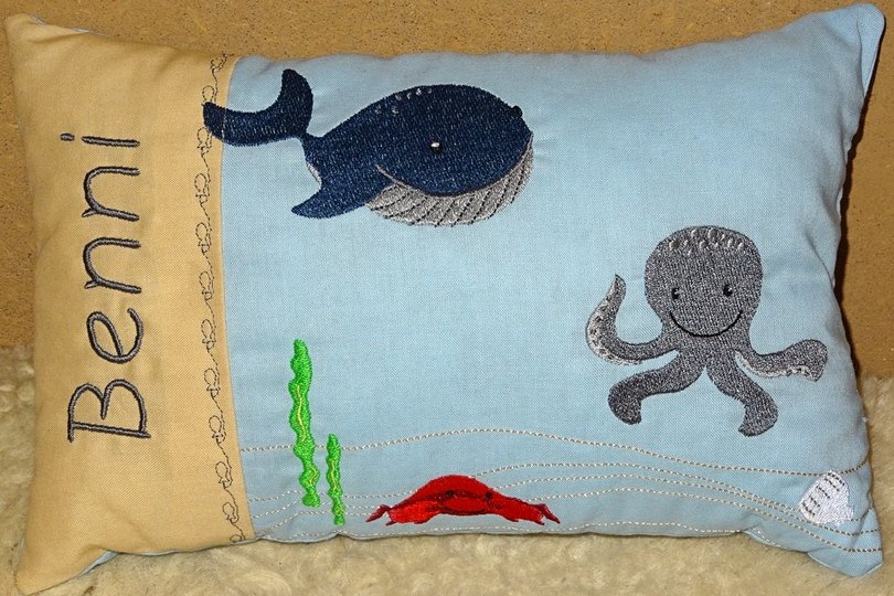 Wal mit Tintenfisch Stickdatei - Kissen ITH + Taschenbild