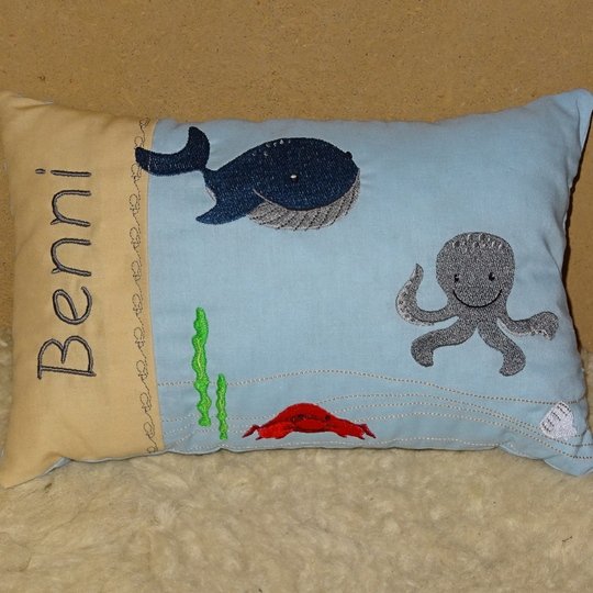 Wal mit Tintenfisch Stickdatei - Kissen ITH + Taschenbild