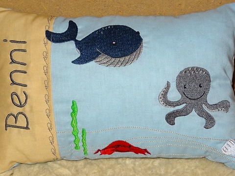 Wal mit Tintenfisch Stickdatei - Kissen ITH + Taschenbild