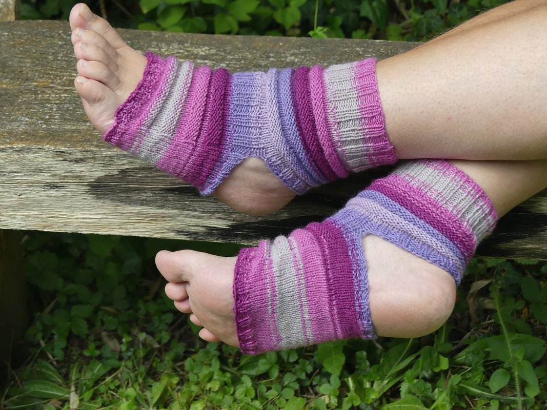 Sport- und Yoga-Socken mit Querrippen, Strickanleitung