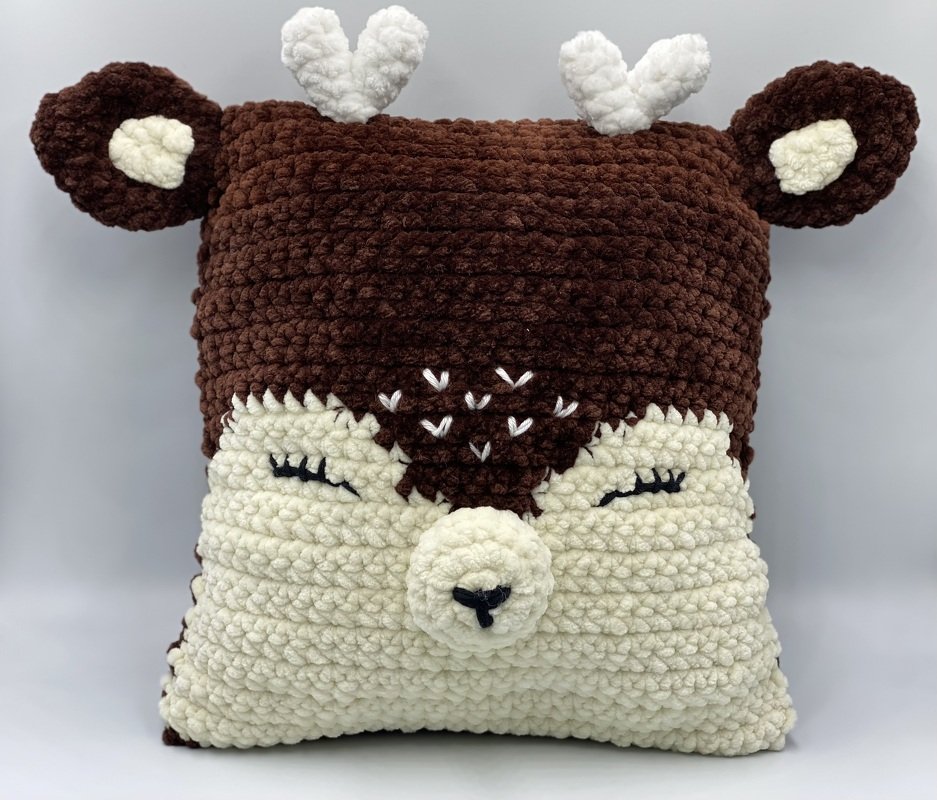 Crochet Pattern - Cushion cover / cuddly deer / comforter