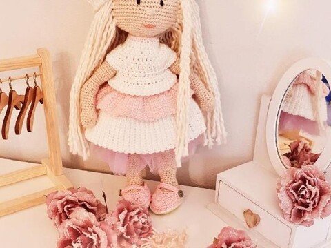 PDF Häkelanleitung Amigurumi Puppe Sara