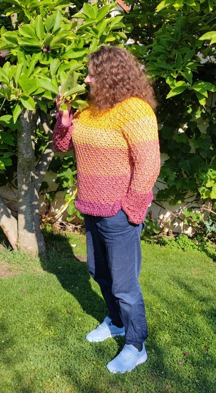 Oversize Häkelpulli Schwesternschaft
