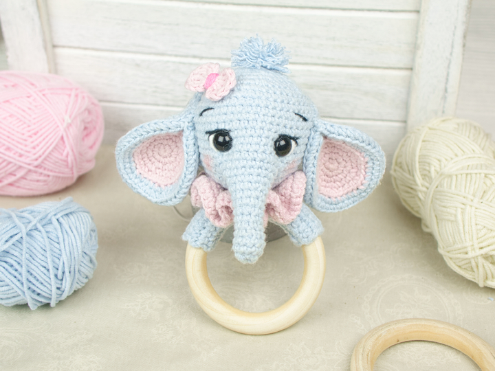 Häkelanleitung Babyrassel Elefantenbaby Bella