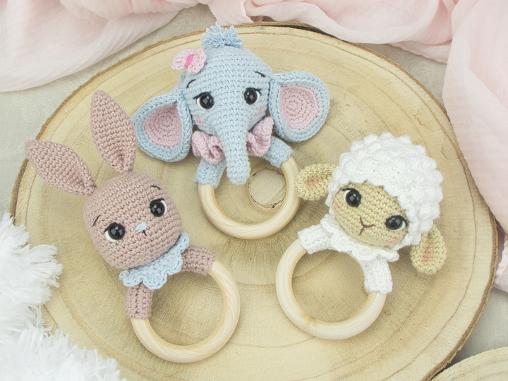 Häkelanleitung Babyrassel Elefantenbaby Bella