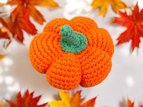 Kleiner Häkelkürbis - Handgemachte Herbstdeko