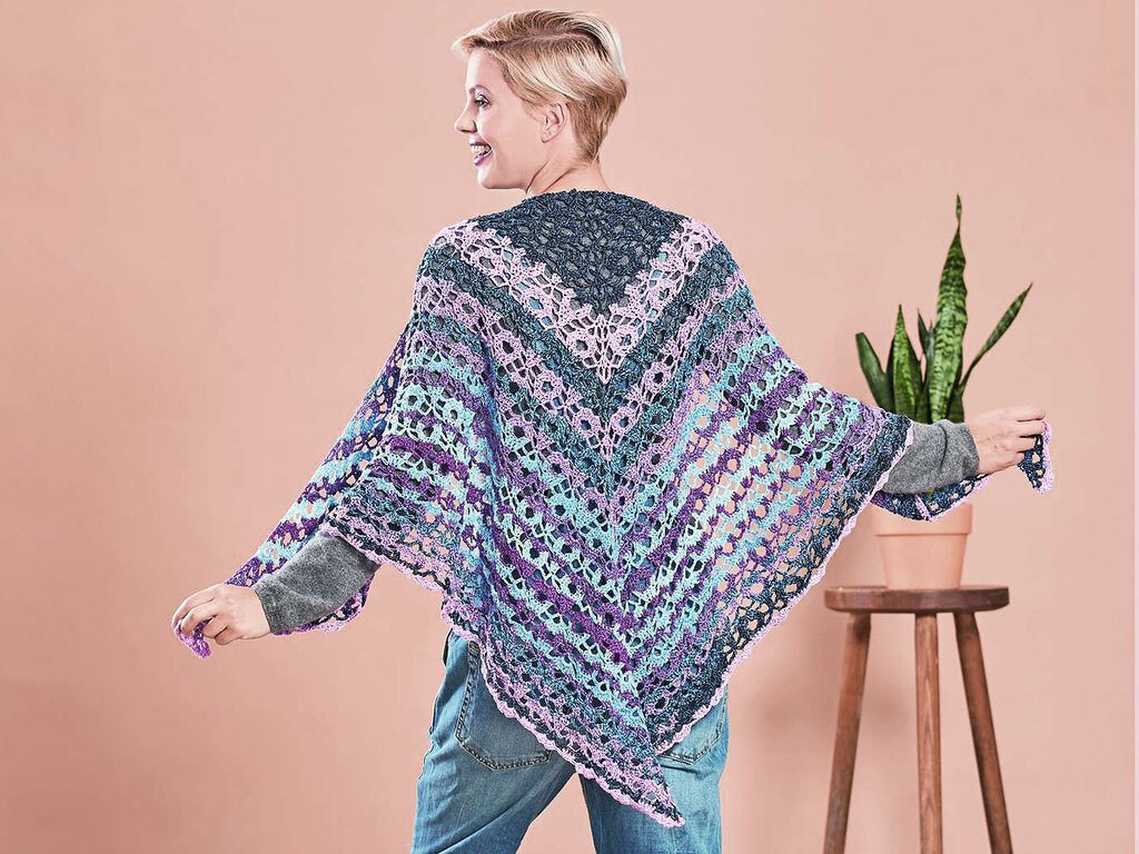 Woolly Hugs Bobbel-Tuch gehäkelt, in den Farben Lavendel, Flieder und Blau - Bild 2