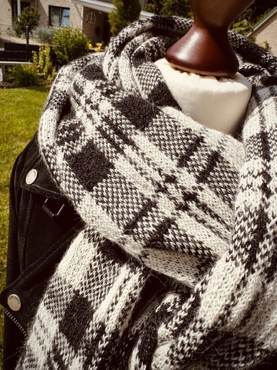 Scott Black & White Scarf from the Highland Collection
