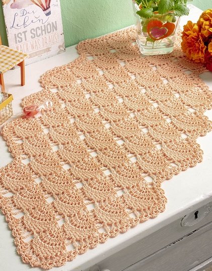 Apricotfarbene Häkelzauberei