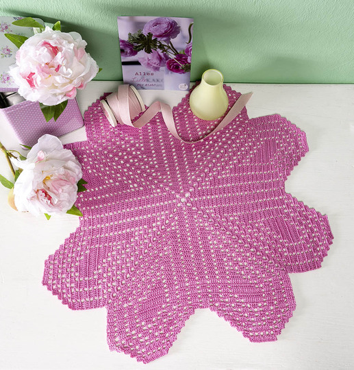 Deckchen und Kissen mit Herzmuster