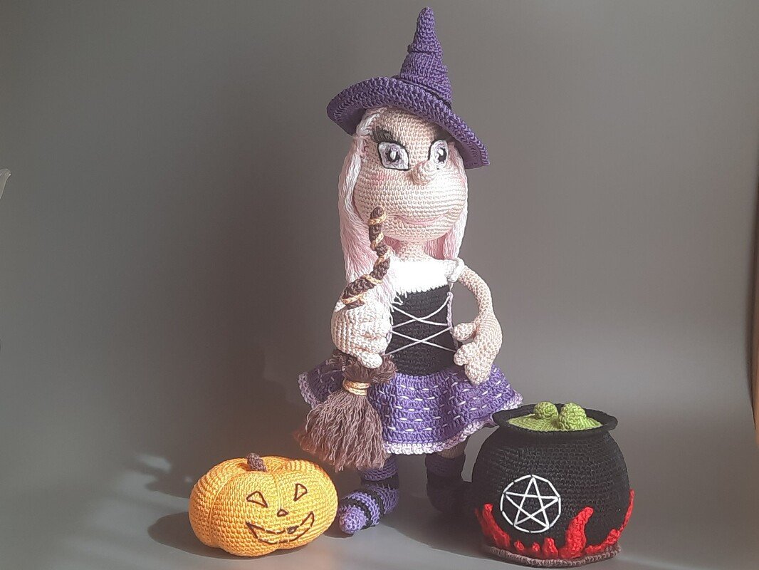 Halloween Hexe Natascha - Amigurumi Häkelanleitung