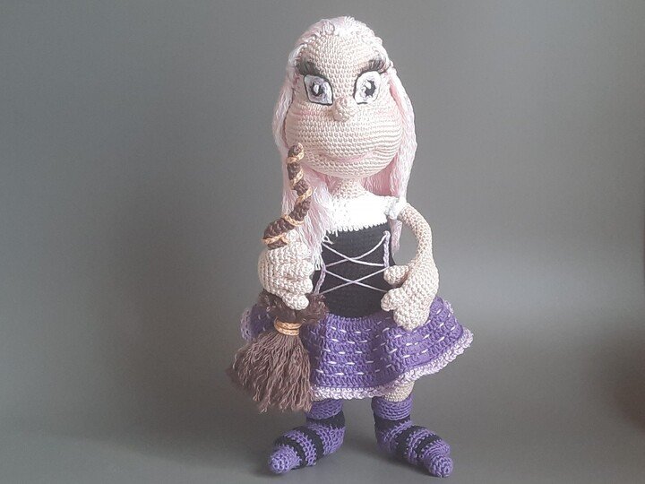 Halloween Hexe Natascha Häkelanleitung PDF Amigurumi Herbst