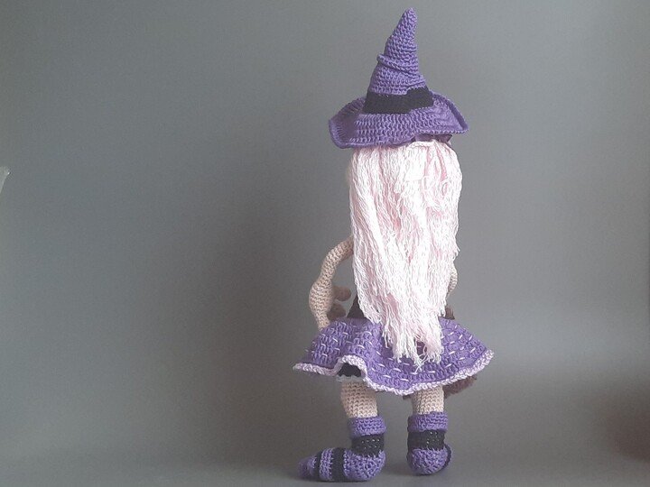 Halloween Hexe Natascha Häkelanleitung PDF Amigurumi Herbst