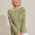 Gehäkelter Langarmpulli mit raffinierten Cut-Outs