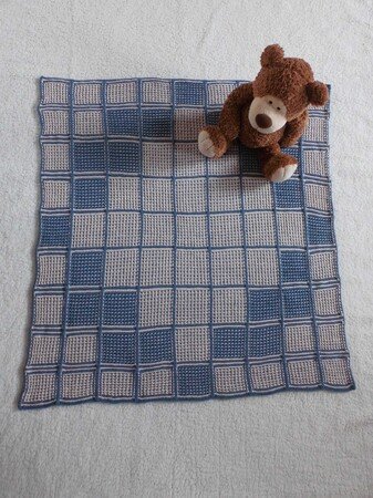 Belgian Waffles - knitting pattern for a mosaic baby blanket