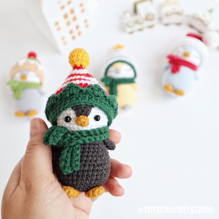 Christmas baby penguins crochet pattern