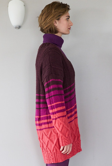 Dreifarbiger Longpulli mit V-Ausschnitt