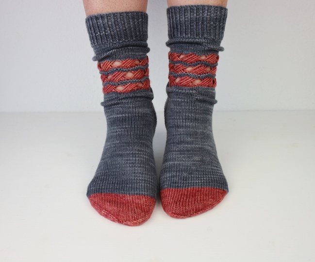 Knitting Pattern PDF textured socks with crossed stitches