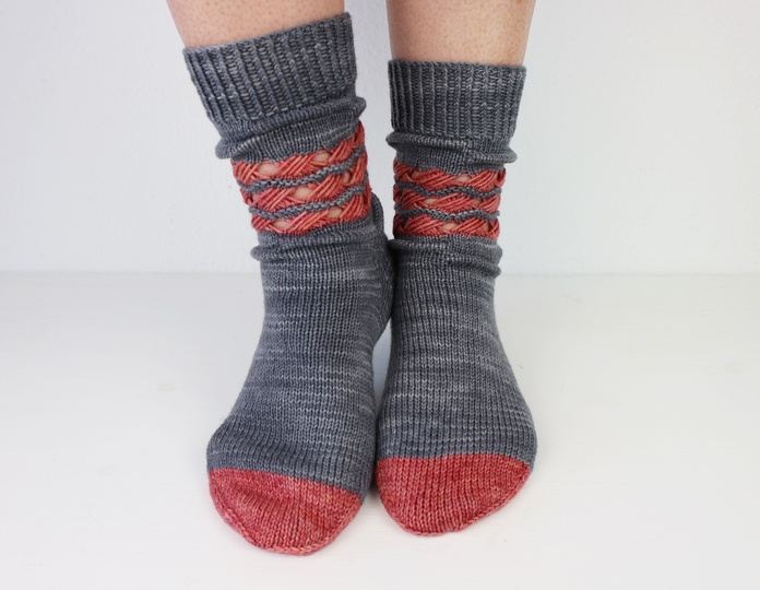 Knitting Pattern PDF textured socks with crossed stitches
