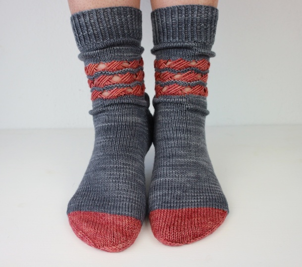 Knitting Pattern PDF textured socks with crossed stitches