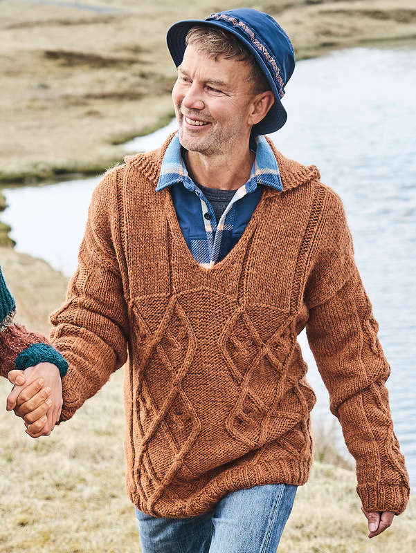 Herrenpulli mit Kapuze