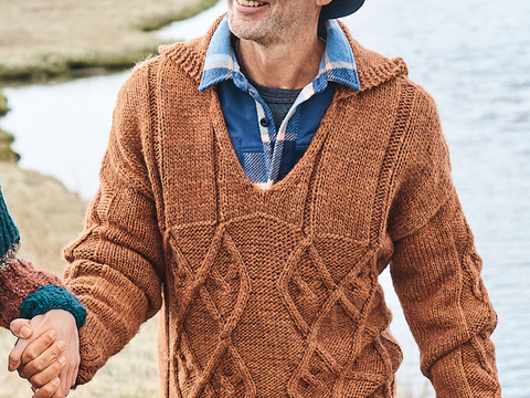 Herrenpulli mit Kapuze