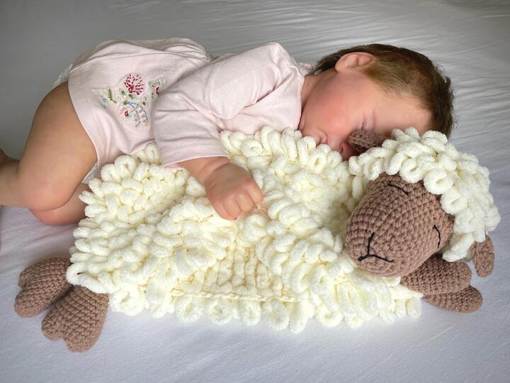 Baby lovey crochet pattern, lamb baby security blanket, sheep comforter BL1