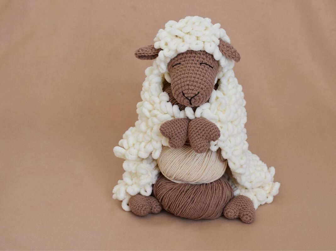 Baby lovey crochet pattern, lamb baby security blanket, sheep comforter BL1 - Image 5