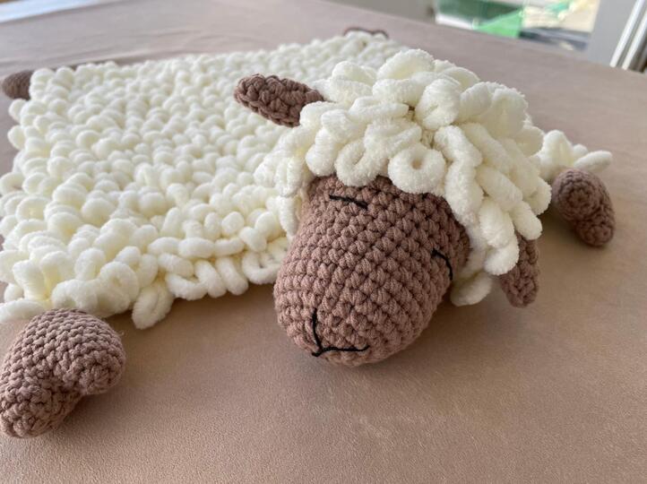 Baby lovey crochet pattern, lamb baby security blanket, sheep comforter BL1