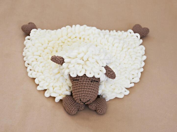 Baby lovey crochet pattern, lamb baby security blanket, sheep comforter BL1