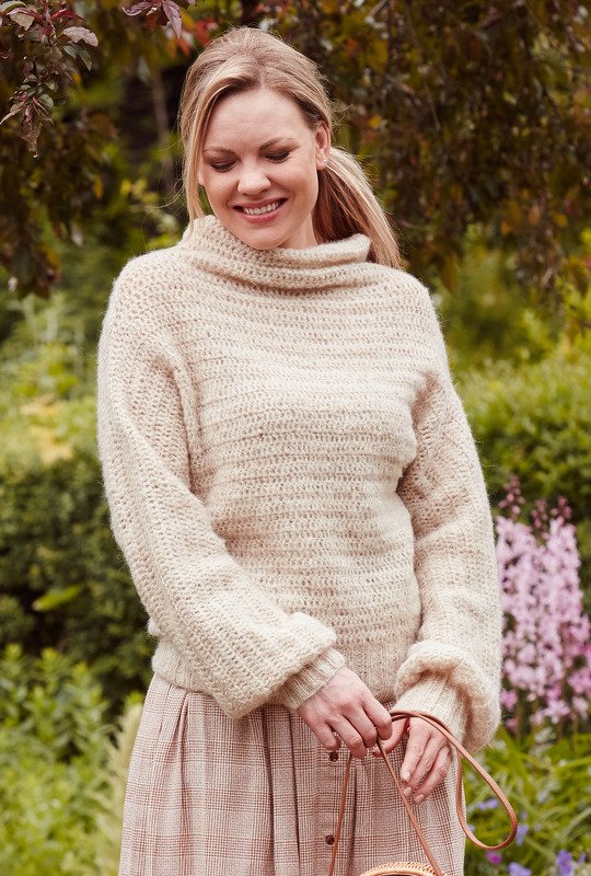 Gehäkelter Pulli mit üppigen Stehkragen und gestrickten Bündchen - Bild 2