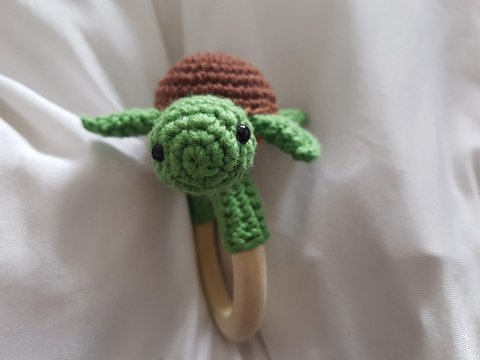 Schildkröten-Greifring mit Rassel Häkelanleitung