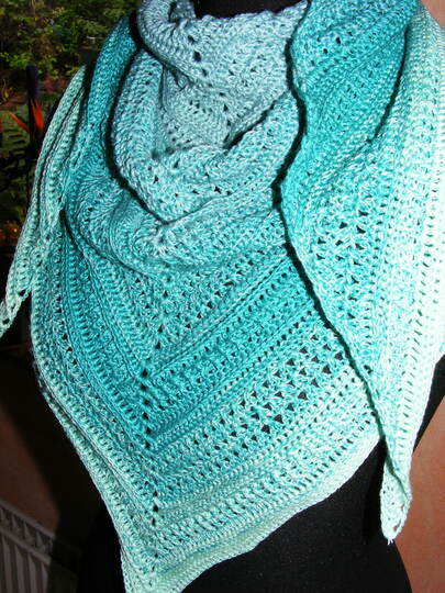 "Frerke" - Anleitung für ein Dreieckstuch in 3D-Optik